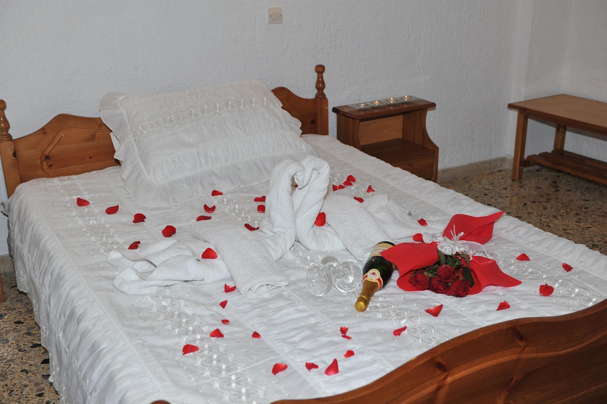 פריסה Santa Irini Hotel מראה חיצוני תמונה