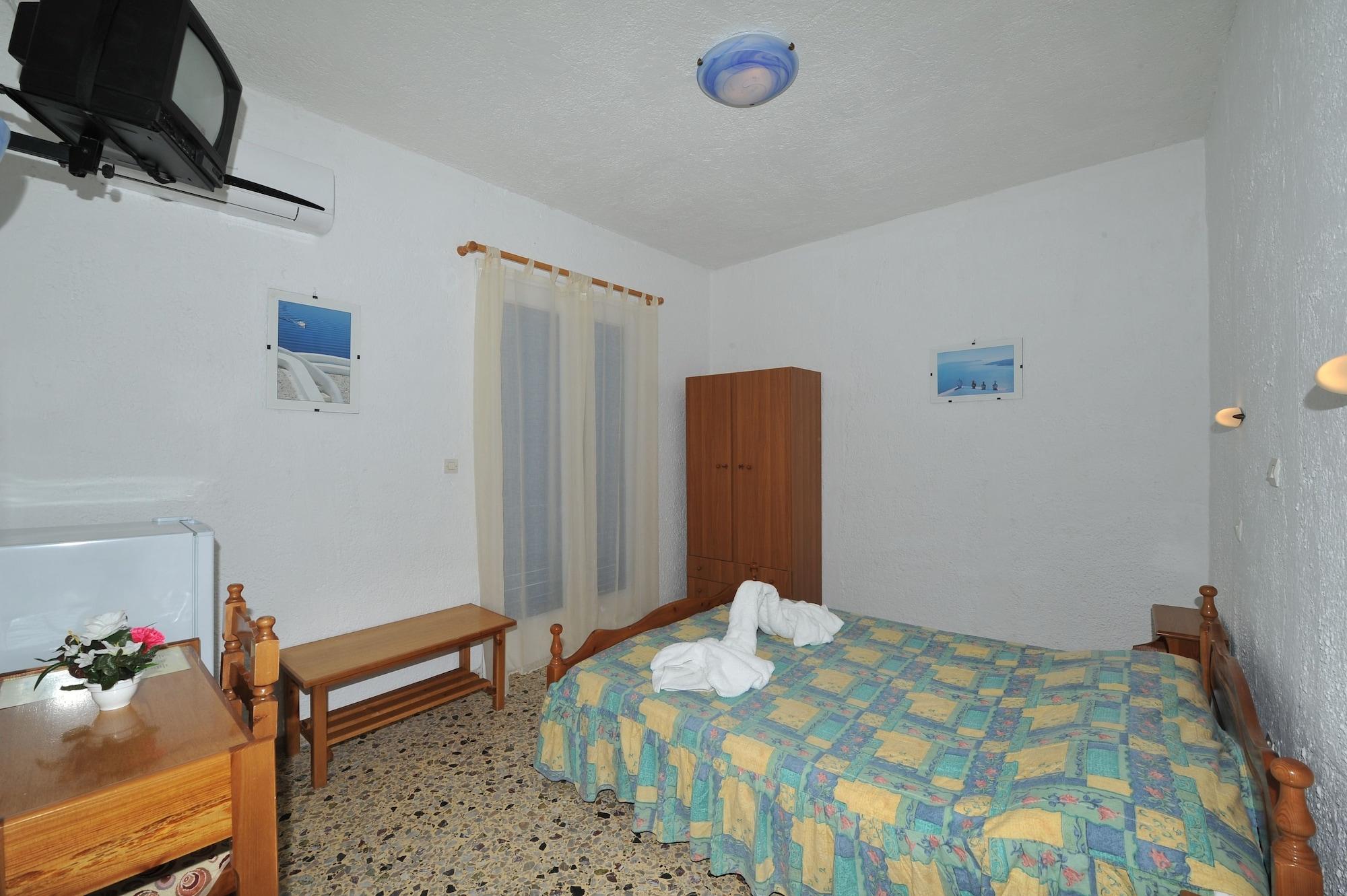 פריסה Santa Irini Hotel מראה חיצוני תמונה