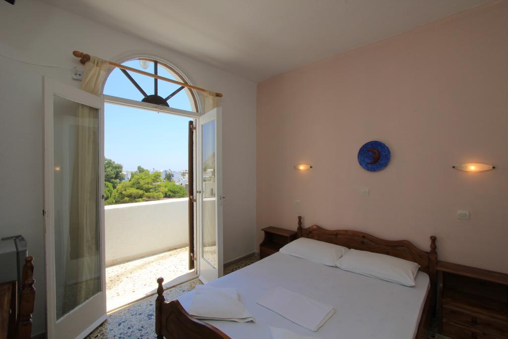 פריסה Santa Irini Hotel מראה חיצוני תמונה