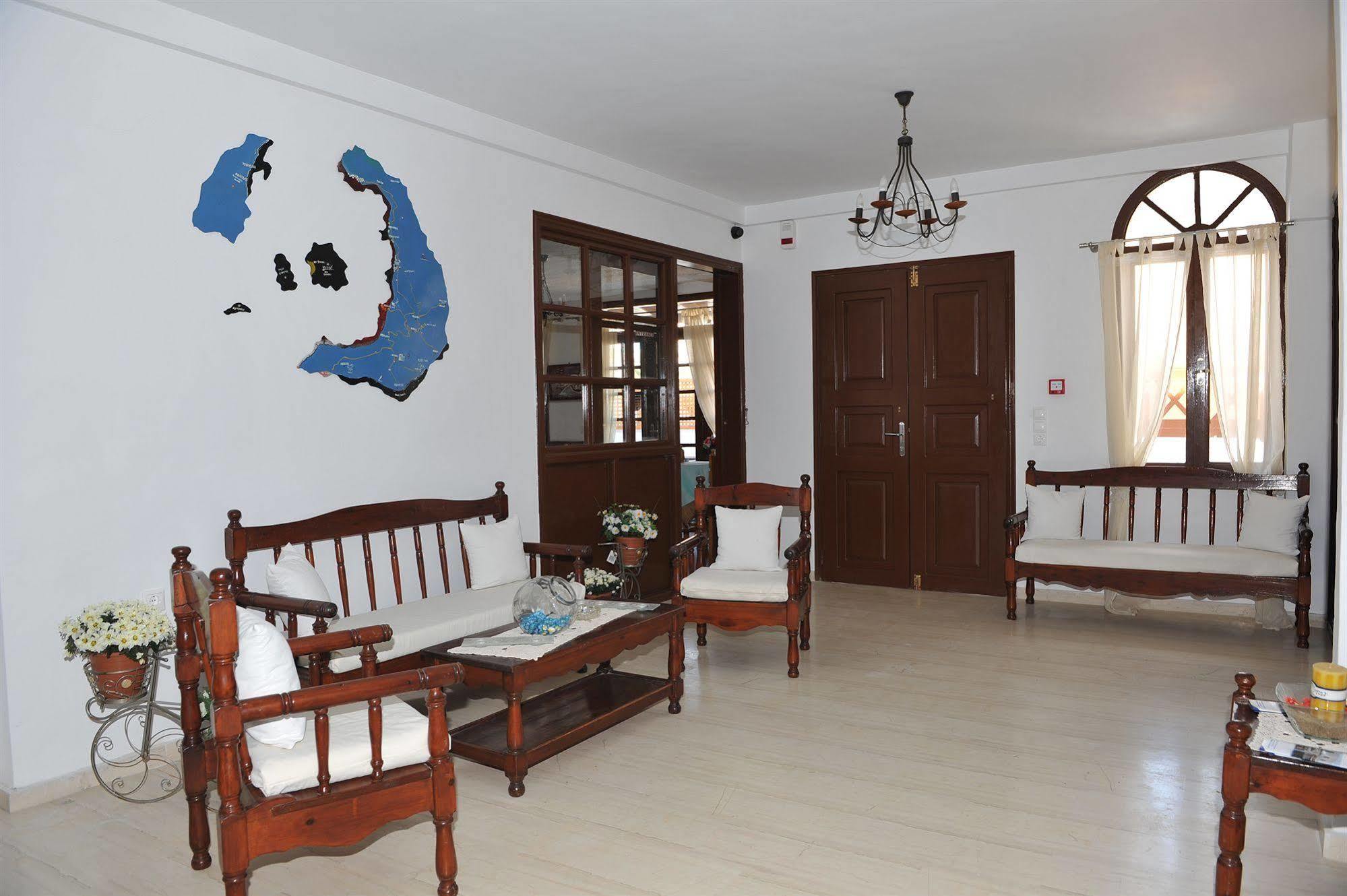 פריסה Santa Irini Hotel מראה חיצוני תמונה